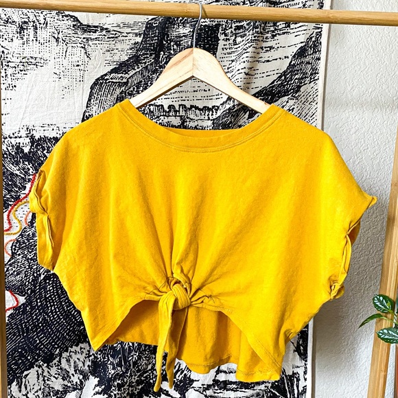 Urban Outfitters Chris Tie-Front Cropped Tee - Picture 5 of 7